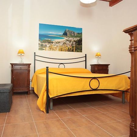 Residence Lion San Vito Lo Capo Buitenkant foto