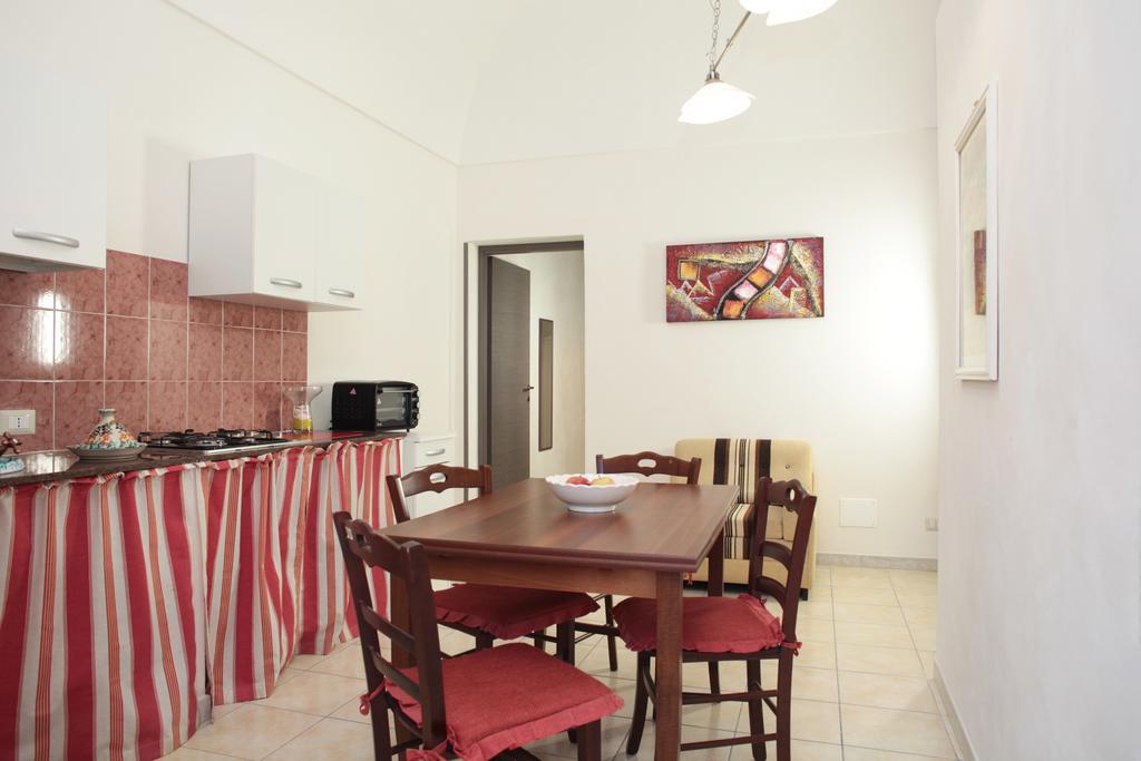 Residence Lion San Vito Lo Capo Buitenkant foto
