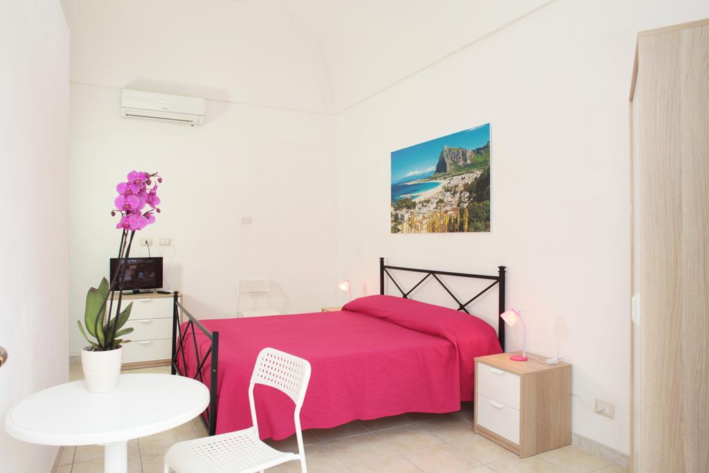 Residence Lion San Vito Lo Capo Buitenkant foto